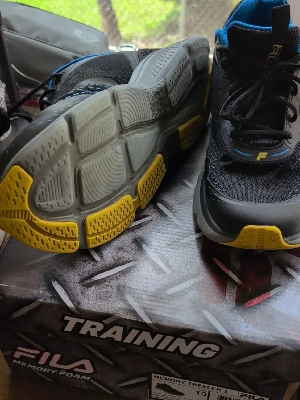 Fila Men's Black, Blue & Yellow Training Sneakers